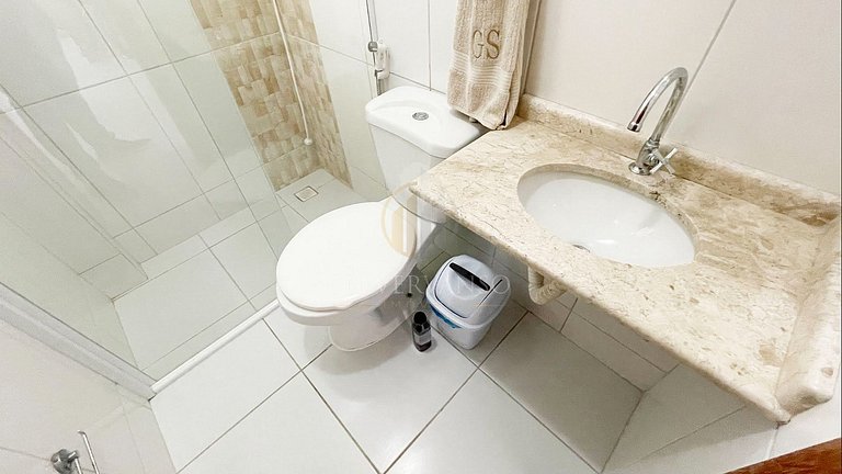 Sobrado com piscina, acomoda até 14 pessoas