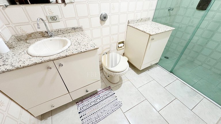 A duas quadras do Mar Wifi e ar