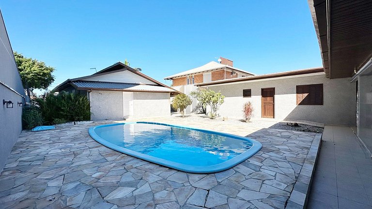 Piscina aquecida - Sol e mar House Guaratuba