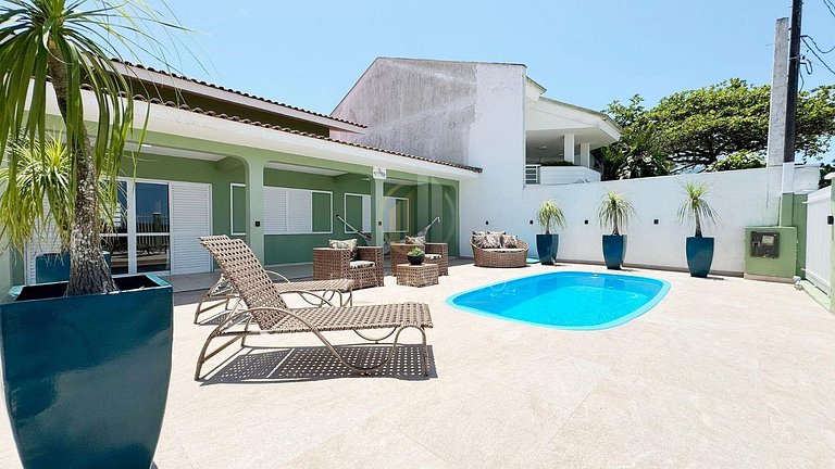 Frente Mar, piscina, Ar + Wi-fi /Ideal p/ família