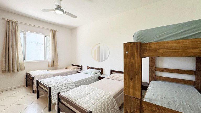 Acorde com o Som das Ondas-Frente Mar com Piscina