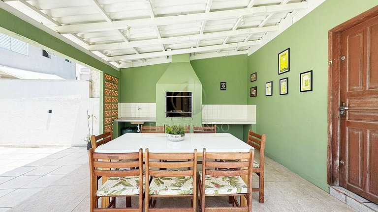 Acorde com o Som das Ondas-Frente Mar com Piscina