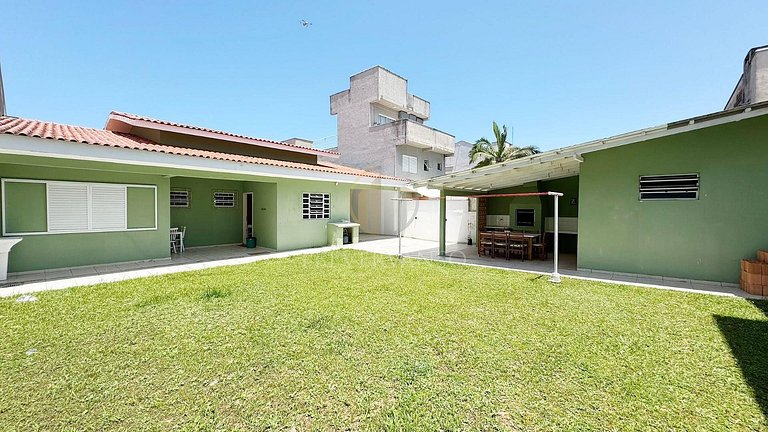 Frente Mar, piscina, Ar + Wi-fi /Ideal p/ família