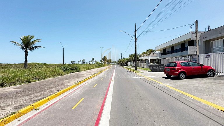 Acorde com o Som das Ondas-Frente Mar com Piscina