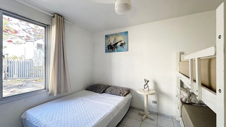 Apartamento com ar e Wi-Fi de frente para o mar