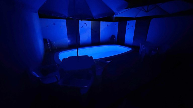 Piscina e churrasqueira perto da praia