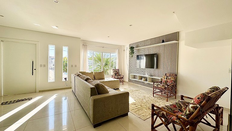 Maravilhoso Sobrado Alto Padro com Piscina