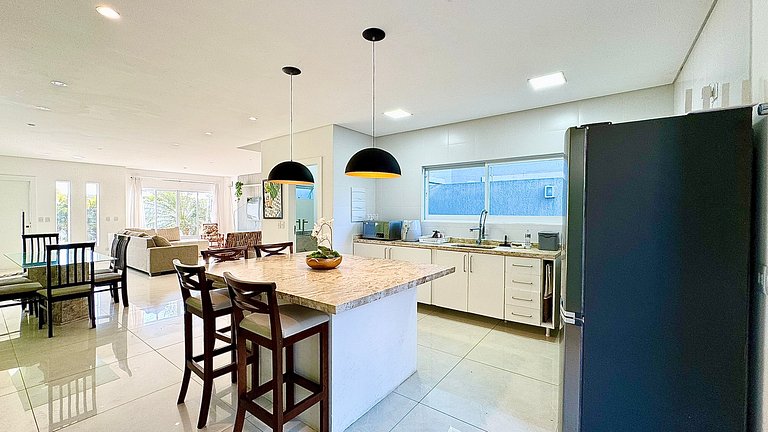 Maravilhoso Sobrado Alto Padro com Piscina