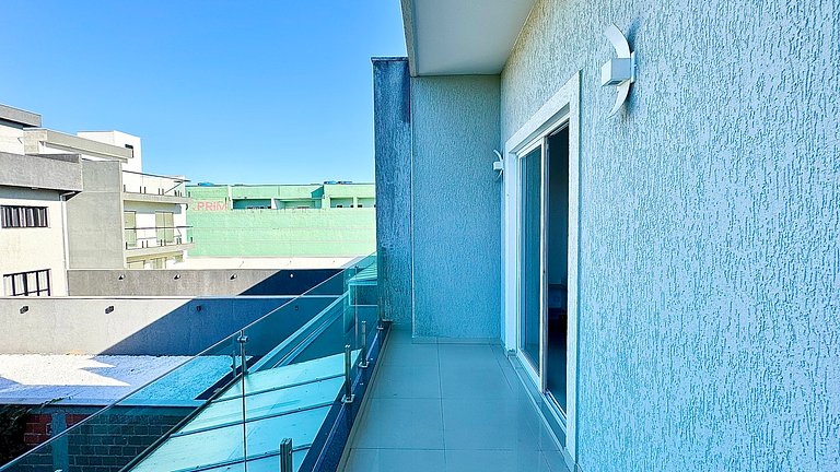 Piscina, internet e área com churrasqueira